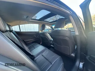 2019 Lexus ES 350 with VIN JTHBZ1B16K2003291, listed as a Copart auction lot 51746915 with 37,347 mi miles and Clean Title. Bid and sale history available at DreamBid. Image 9.
