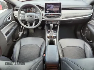 2024 Jeep Compass Latitude с VIN 3C4NJDBN0RT604876, выставлен на аукционе Copart как лот 60846205 с пробегом 28 540 миль миль и Чистый • Clean title. История ставок и продаж доступна на DreamBid. Изображение 8.