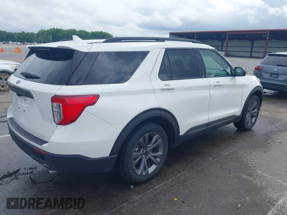 2022 Ford Explorer XLT z VIN 1FMSK7DHXNGB35329, wystawiony jako IAAI lot #42221442 z przebiegiem 56 655 mil mil oraz . Historia ofert i sprzedaży dostępna na DreamBid. Obrazek 4.