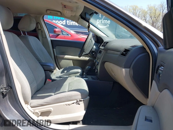 2012 Ford Fusion SE with VIN 3FAHP0HA3CR227012, listed as a IAAI auction lot 41925147 with 172,999 mi miles. Bid and sale history available at carsss.com. Image 5.