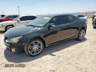 2013 Scion tC z VIN JTKJF5C77D3048908, wystawiony jako Copart lot #57463595 z przebiegiem 172 809 mil mil oraz Tytuł czysty. Historia ofert i sprzedaży dostępna na DreamBid. Obrazek 1.