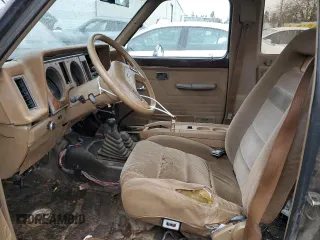 1987 Ford Bronco с VIN 1FMCU14T2HUA23081, выставлен на аукционе Copart как лот 45816865 с пробегом 74 385 миль миль и Чистый • Clean title. История ставок и продаж доступна на DreamBid. Изображение 7.