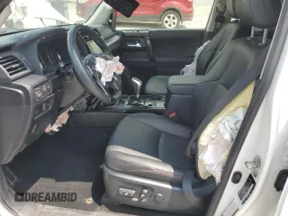 2023 Toyota 4Runner TRD Off Road Premium z VIN JTERU5JR3P6118052, wystawiony jako Copart lot #63659815 z przebiegiem 24 203 mil mil oraz Szkoda całkowita • Salvage title. Historia ofert i sprzedaży dostępna na DreamBid. Obrazek 7.