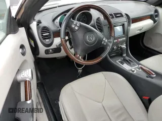 2008 Mercedes-Benz SLK 350 z VIN WDBWK56FX8F181256, wystawiony jako Copart lot #76898704 z przebiegiem Nie podano mil oraz Szkoda całkowita • Salvage title. Historia ofert i sprzedaży dostępna na DreamBid. Obrazek 8.