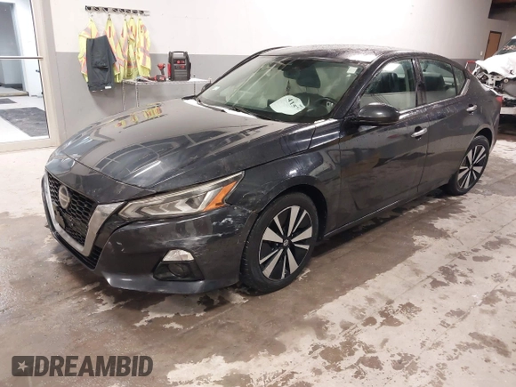 2020 Nissan Altima 2.5 SL with VIN 1N4BL4EV5LC136015, listed as a IAAI auction lot 41574543 with 109,681 mi miles. Bid and sale history available at carsss.com. Image 17.