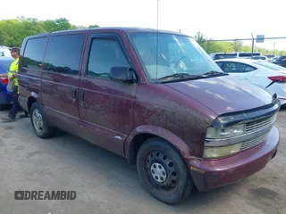 2005 Chevrolet Astro with VIN 1GNDM19X45B132824, listed as a IAAI auction lot 42157258 with 114,375 mi miles. Bid and sale history available at carsss.com. Image 1.