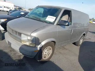 2005 Chevrolet Astro Cargo Van with VIN 1GCDM19X45B130922, listed as a IAAI auction lot 41196801 with 125,309 mi miles. Bid and sale history available at carsss.com. Image 2.