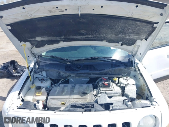2014 Jeep Patriot Sport with VIN 1C4NJRBB5ED778512, listed as a IAAI auction lot 42172300 with 118,934 mi miles and . Bid and sale history available at carsss.com. Image 10.