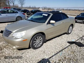 2010 Chrysler Sebring Touring z VIN 1C3BC5ED0AN153351, wystawiony jako Copart lot #50704645 z przebiegiem 114 553 mil mil oraz Szkody całkowita. Historia ofert i sprzedaży dostępna na DreamBid. Obrazek 1.