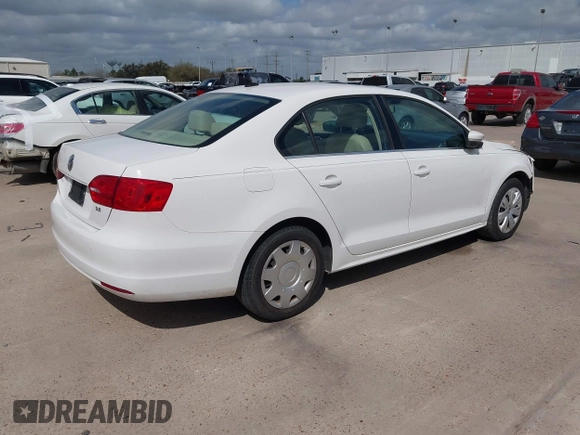 2013 Volkswagen Jetta SE with VIN 3VWDX7AJ1DM367499, listed as a IAAI auction lot 41762284 with 120,554 mi miles and . Bid and sale history available at DreamBid. Image 4.