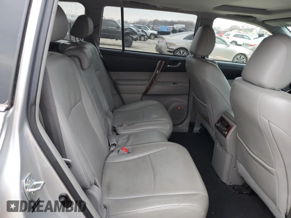 2011 Toyota Highlander Limited z VIN 5TDDK3EH3BS057997, wystawiony jako Copart lot #82836164 z przebiegiem 196 690 mil mil oraz Czysty tytuł • Clean title. Historia ofert i sprzedaży dostępna na DreamBid. Obrazek 11.