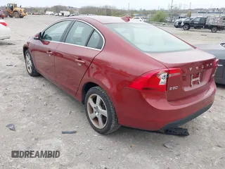 2012 Volvo S60 T5 with VIN YV1622FS6C2079928, listed as a IAAI auction lot 42021144 with 133,976 mi miles. Bid and sale history available at carsss.com. Image 3.