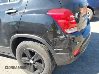 2019 Chevrolet Trax LT z VIN KL7CJLSB1KB774921, wystawiony jako IAAI lot #41590380 z przebiegiem 56 377 mil mil oraz . Historia ofert i sprzedaży dostępna na DreamBid. Obrazek 6.