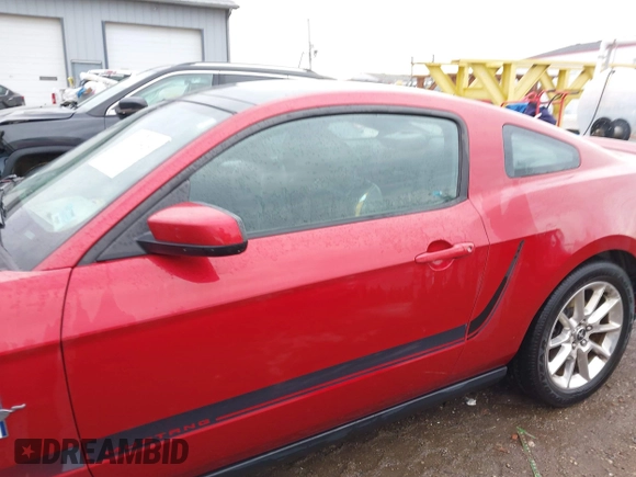 2011 Ford Mustang V6 with VIN 1ZVBP8AM0B5124826, listed as a IAAI auction lot 41639926 with 211,934 mi miles and . Bid and sale history available at carsss.com. Image 14.