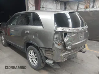 2015 Kia Sorento LX with VIN 5XYKT3A62FG629203, listed as a IAAI auction lot 40448787 with 114,429 mi miles. Bid and sale history available at carsss.com. Image 3.