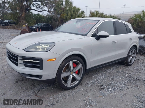 2024 Porsche Cayenne S z VIN WP1AL2AY4RDA33633, wystawiony jako IAAI lot #41405207 z przebiegiem 4 157 mil mil oraz . Historia ofert i sprzedaży dostępna na DreamBid. Obrazek 2.