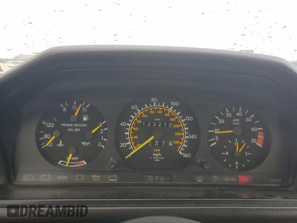 1987 Mercedes-Benz 300 E z VIN WDBEA30D5HA407789, wystawiony jako Copart lot #46482625 z przebiegiem 123 275 mil mil oraz Czysty tytuł • Clean title. Historia ofert i sprzedaży dostępna na DreamBid. Obrazek 9.