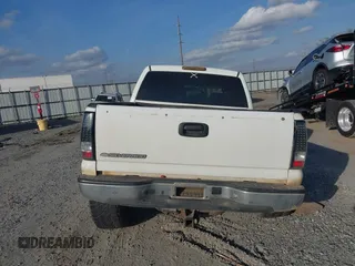 2006 Chevrolet Silverado 1500 LT1 with VIN 2GCEK13T861144372, listed as a IAAI auction lot 41564008 with 295,445 mi miles. Bid and sale history available at carsss.com. Image 17.