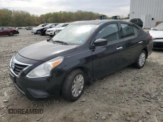 2017 Nissan Versa SV z VIN 3N1CN7AP6HL890797, wystawiony jako Copart lot #53913755 z przebiegiem 63 647 mil mil oraz Czysty tytuł • Clean title. Historia ofert i sprzedaży dostępna na DreamBid. Obrazek 1.