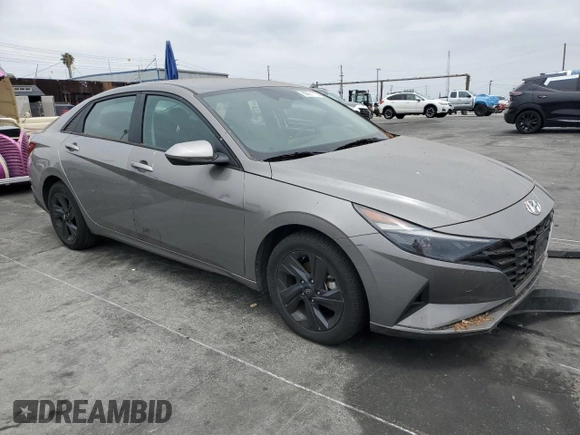 2022 Hyundai Elantra Blue z VIN KMHLM4AJ1NU017532, wystawiony jako Copart lot #60261715 z przebiegiem 31 844 mil mil oraz Czysty tytuł • Clean title. Historia ofert i sprzedaży dostępna na DreamBid. Obrazek 4.