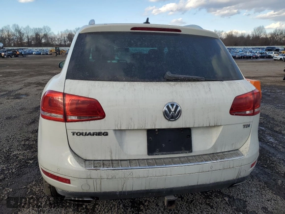 2012 Volkswagen Touareg Sport z VIN WVGFK9BP6CD002427, wystawiony jako Copart lot #42576335 z przebiegiem 167 936 mil mil oraz Szkoda całkowita • Salvage title. Historia ofert i sprzedaży dostępna na DreamBid. Obrazek 6.