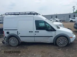 2013 Ford Transit Connect XLT z VIN NM0LS7BN5DT151894, wystawiony jako IAAI lot #42490789 z przebiegiem 151 510 mil mil oraz . Historia ofert i sprzedaży dostępna na DreamBid. Obrazek 13.