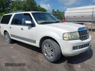 2007 Lincoln Navigator with VIN 5LMFL27507LJ13723, listed as a IAAI auction lot 42525631 with 324,502 mi miles and . Bid and sale history available at DreamBid. Image 1.