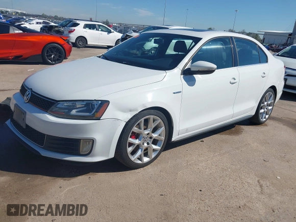 2014 Volkswagen Jetta GLI Edition 30 z VIN 3VW4S7AJ3EM278162, wystawiony jako IAAI lot #41649711 z przebiegiem 136 402 mil mil oraz . Historia ofert i sprzedaży dostępna na DreamBid. Obrazek 17.