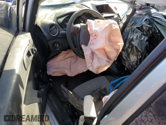 2016 Ford Fiesta S z VIN 3FADP4TJ0GM120600, wystawiony jako Copart lot #42301475 z przebiegiem Nie podano mil oraz Szkoda całkowita • Salvage title. Historia ofert i sprzedaży dostępna na DreamBid. Obrazek 8.