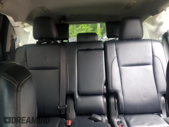 2018 Toyota Highlander SE with VIN 5TDJZRFH1JS816807, listed as a Copart auction lot 57179805 with 92,327 mi miles and Salvage title. Bid and sale history available at DreamBid. Image 10.