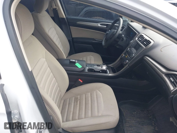 2017 Ford Fusion S with VIN 3FA6P0G71HR260823, listed as a IAAI auction lot 41690056 with 177,525 mi miles. Bid and sale history available at carsss.com. Image 5.