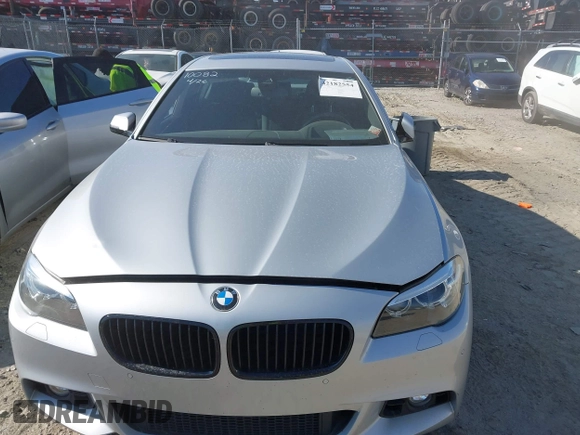 2015 BMW 5 Series 550i z VIN WBAKN9C54FD960961, wystawiony jako IAAI lot #42182554 z przebiegiem 73 234 mil mil oraz . Historia ofert i sprzedaży dostępna na DreamBid. Obrazek 12.