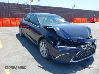 2022 Lexus ES 350 z VIN 58ADZ1B12NU135987, wystawiony jako IAAI lot #42216317 z przebiegiem 55 515 mil mil oraz . Historia ofert i sprzedaży dostępna na DreamBid. Obrazek 1.