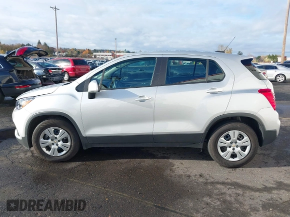 2018 Chevrolet Trax LS with VIN 3GNCJKSB3JL418469, listed as a IAAI auction lot 40842886 with 22,029 mi miles. Bid and sale history available at carsss.com. Image 14.