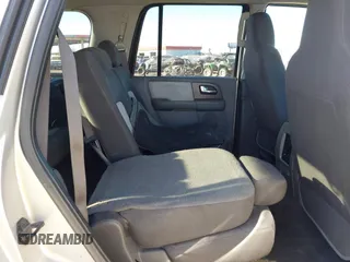 2006 Ford Expedition Special Service with VIN 1FMPU15596LA24054, listed as a IAAI auction lot 41392864 with 187,927 mi miles. Bid and sale history available at carsss.com. Image 8.