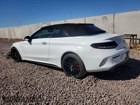 2017 Mercedes-Benz C 63 S AMG z VIN WDDWK8HB1HF465815, wystawiony jako Copart lot #71602664 z przebiegiem 57 280 mil mil oraz Szkoda całkowita • Salvage title. Historia ofert i sprzedaży dostępna na DreamBid. Obrazek 2.