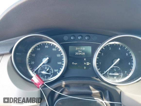 2011 Mercedes-Benz R 350 with VIN 4JGCB6FE5BA118387, listed as a IAAI auction lot 41434219 with 203,428 mi miles and . Bid and sale history available at carsss.com. Image 7.