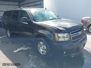 2007 Chevrolet Suburban LT with VIN 1GNFK16347J231376, listed as a IAAI auction lot 41731600 with 285,420 mi miles. Bid and sale history available at carsss.com. Image 1.