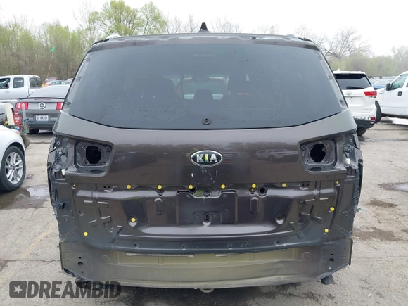 2016 Kia Sedona LX with VIN KNDMB5C17G6093362, listed as a IAAI auction lot 41996581 with 107,160 mi miles and . Bid and sale history available at DreamBid. Image 6.