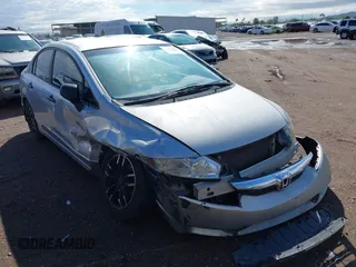 2011 Honda Civic DX-VP z VIN 19XFA1F39BE040635, wystawiony jako IAAI lot #42404065 z przebiegiem 197 137 mil mil oraz . Historia ofert i sprzedaży dostępna na DreamBid. Obrazek 1.