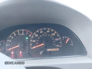 2006 Toyota Camry LE z VIN 4T1BF30K96U115963, wystawiony jako IAAI lot #41616833 z przebiegiem 237 404 mil mil oraz . Historia ofert i sprzedaży dostępna na DreamBid. Obrazek 7.