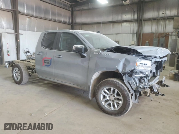 2024 Chevrolet Silverado 1500 LT with VIN 1GCRDDED0RZ239104, listed as a Copart auction lot 73546734 with 6,953 mi miles and Salvage Title. Bid and sale history available at DreamBid. Image 4.