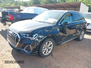 2024 Audi Q3 S line Premium z VIN WA1DECF35R1095131, wystawiony jako IAAI lot #42313681 z przebiegiem 31 510 mil mil oraz . Historia ofert i sprzedaży dostępna na DreamBid. Obrazek 6.