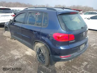 2016 Volkswagen Tiguan R-Line with VIN WVGAV7AX9GW559849, listed as a IAAI auction lot 41638636 with 133,751 mi miles. Bid and sale history available at carsss.com. Image 3.