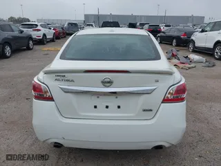 2015 Nissan Altima 2.5 with VIN 1N4AL3AP2FC457477, listed as a IAAI auction lot 41787048 with 122,468 mi miles. Bid and sale history available at carsss.com. Image 17.