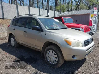 2006 Toyota RAV4 with VIN JTMZD33V866004405, listed as a IAAI auction lot 42090377 with 132,232 mi miles. Bid and sale history available at carsss.com. Image 1.