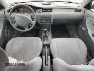1995 Honda Civic DX z VIN 1HGEG8641SL036180, wystawiony jako Copart lot #61145265 z przebiegiem 241 211 mil mil oraz Czysty tytuł • Clean title. Historia ofert i sprzedaży dostępna na DreamBid. Obrazek 8.