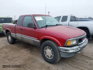 1997 GMC Sonoma with VIN 1GTCT19W9V8510454, listed as a IAAI auction lot 41604622 with NaN miles. Bid and sale history available at carsss.com. Image 1.