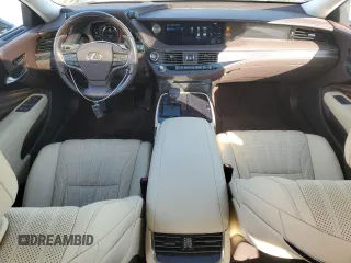 2019 Lexus LS with VIN JTHC5LFF7K5005762, listed as a Copart auction lot 83440964 with 41,412 mi miles and Salvage Title. Bid and sale history available at carsss.com. Image 8.