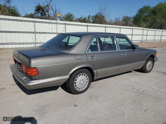 1986 Mercedes-Benz 420 Series 420SEL with VIN WDBCA35D4GA274036, listed as a Copart auction lot 52366565 with 119,277 mi miles and Clean Title. Bid and sale history available at carsss.com. Image 3.
